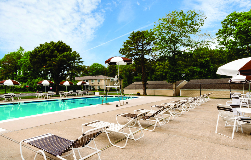 East Patchogue Apartments Lakeside Village Luxury Apartments